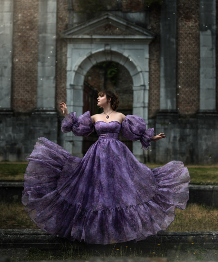 royalcore paarse fantasy fairytale jurk - model mintje