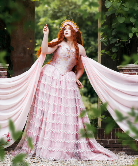 Fairytale pink gown - maat 42 / 44 Model Urfriendlycosplayer - Fotografie Majlen van der Schans